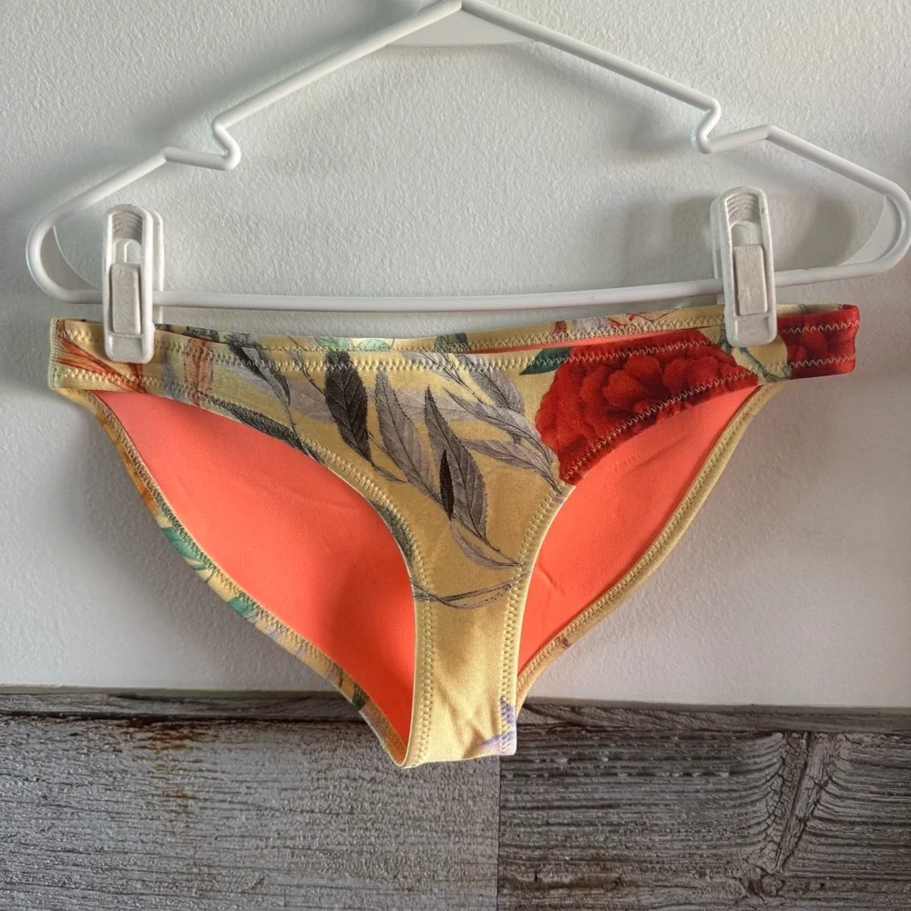 TRIANGL neoprene bikini swim bottom Size Medium (lot of 2)
